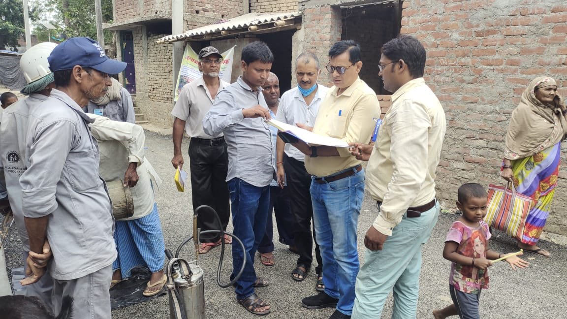 भागलपुर जिले को कालाजार से मुक्त बनाने को चल रहा छिड़काव...