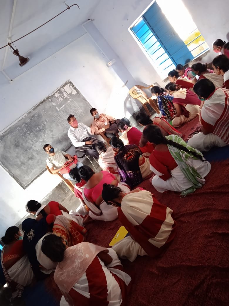 आंगनबाड़ी सेविकाओं को पोषण ट्रैकर एप के सफ़ल संचालन को...